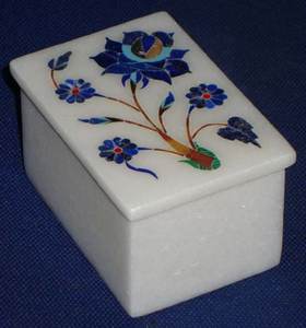 Caja de Almacenamiento de Joyas Rectangular con Incrustaciones Especiales de Mármol Blanco y Madreperla, Hecha a Mano con Madera de Álamo, Diseño Moderno - Product Image 3