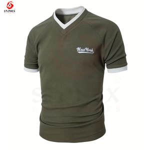 Camiseta Raglán de Cuello en V Personalizada de Alta Calidad con Logotipo Frontal, 100% Algodón, Corte Holgado para Hombre, Estilo Urbano, Color de Tela Personalizable - Product Image 1