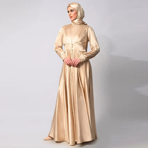Robe Abaya élégante en soie à col haut et manches longues, longueur ras du sol, avec hijab assorti pour femme, style modeste pour mariage - Product Image 1