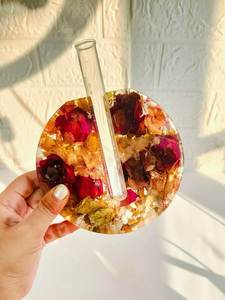 Decorative Resin Vase For Tabletop Display Flower Arrangements And Attractive Home Interior Decoration Style - Product Image 1