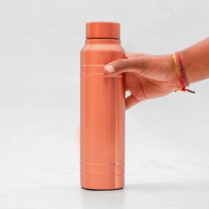 Botella de Agua de Cobre Puro Martillado con Frase Grabada a Láser, Frasco Cónico sin Juntas, Vaso Ayurvédico - Product Image 6