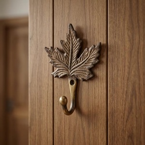 Gancho de Pared de Hierro Fundido Vintage con Diseño de Ardilla, Hecho a Mano, para Colgar Abrigos y Sombreros, Decorativo y Autoadhesivo - Product Image 1