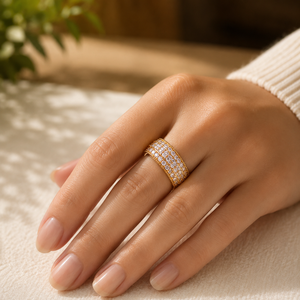Anillo de Compromiso Unisex con Cuatro Líneas de Diamantes Redondos, Chapado en Oro Blanco de 14K, con Moissanita Engastada en Puntas, Joyería de Aniversario - Product Image 5