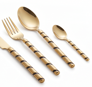 Ensemble de couverts Glam Gold avec poignées torsadées, compatibles lave-vaisselle, en métal, pour mariage et usage en table. - Product Image 4