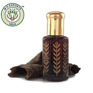 Aceite de Agarwood Puro de Assam, Suministro Directo de Fábrica al por Mayor, de la India - Product Image 1