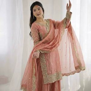 Conjunto de Salwar Kameez Bordado Premium con Kurti de Manga Larga - Product Image 1