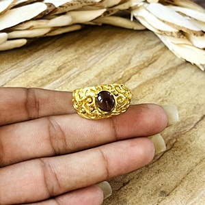 แหวนทองเหลืองดีไซน์ล่าสุด ลายดอกไม้สไตล์โบโฮ สำหรับผู้หญิง ชุบทอง 18k ประดับลายฉลุ ตกแต่งด้วยหินไทเกอร์อาย สำหรับขายส่ง/OEM/ODM - Product Image 4