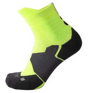 Chaussettes de sport pour hommes personnalisées de qualité supérieure, chaudes, épaisses et protectrices, vente chaude, chaussettes longues jusqu'au genou pour le cyclisme et la course à pied - Product Image 3