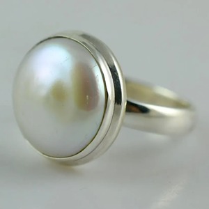 Bague en argent sterling fait main avec perle naturelle ronde sertie clos, bijou bohème, cadeau pierre de naissance de juin - Product Image 4