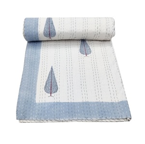 Style traditionnel reine Kantha couette coton bio main-bloc imprimé palmier tropical couverture de lit bleu blanc pour la maison hôtels - Product Image 1