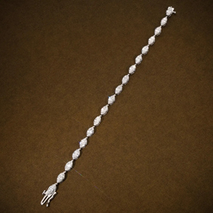 Pulsera de tenis de lujo con 50 diamantes marquise cultivados en laboratorio para mujer, certificada por IGI, oro de 14K, elegante joya para bodas y fiestas. - Product Image 6
