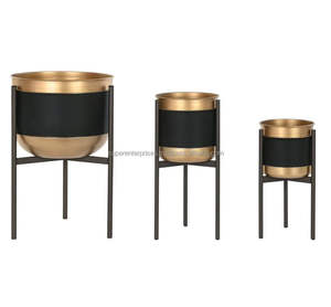 Elegante Macetero Metálico con Soporte para Exhibición en Esquinas de Sala de Estar, Decoración Interior y Exterior para Balcón y Jardín, Adorno Moderno para el Hogar - Product Image 3