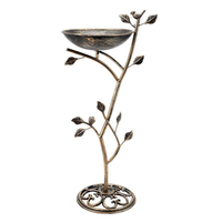 Bain d'oiseaux et mangeoire combinés en fonte blanche antique, bain d'oiseaux sur pied en métal vintage orné pour la décoration extérieure du jardin