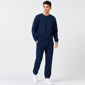 Combinaison en polaire à col rond de qualité supérieure offrant un confort ultime et un style élégant, avec un tissu de haute qualité et une coupe parfaite pour le quotidien. - Product Image 1