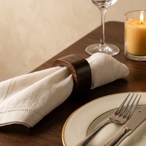Anneaux de serviette en bois de noyer faits à la main, porte-serviettes en bois écologique pour la décoration de mariage, la vaisselle d'hôtel et la salle à manger à domicile - Product Image 5