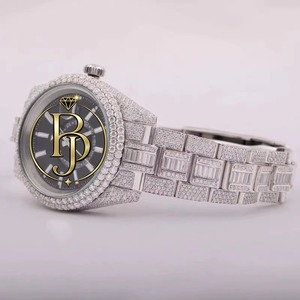Briva Montre de luxe carrée pour femme avec diamants, bracelet en acier inoxydable, mouvement à quartz analogique, écologique, légère, jour/date, chiffres romains 10 - Product Image 6