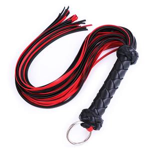 Látigos de Cuero Hechos a Mano para Montar a Caballo, Color Negro y Rojo, de Alta Calidad, Disponibles al Mejor Precio - Product Image 3