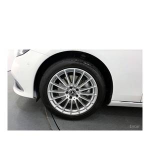 Mercedes-Benz Classe E E250 Exclusive Euro V Volant à Gauche Boîte Automatique Sièges en Cuir Caméra Arrière 30 083 km Décembre 2023 - Product Image 5