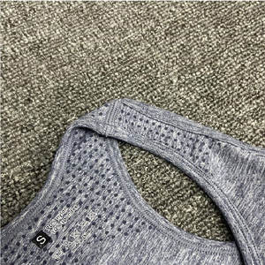 Vêtements de sport de haute qualité pour la gym, ensemble de fitness avec crop top à manches courtes et leggings taille haute, sans couture et imperméable - Product Image 6