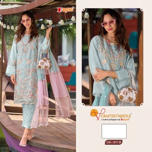 Colección festiva Eid: lujosa organza de 3 piezas bordada Shalwar Kameez con fondo de viscosa () - Product Image 4