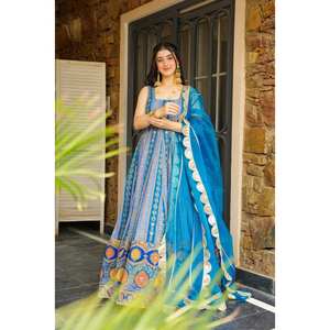 Vestido de diseñador y hermoso Dupatta para un look de fiesta profesional - Product Image 1