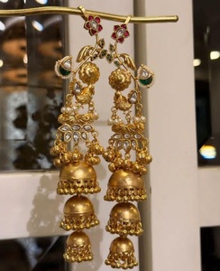 Pendientes Largos de Lujo con Baño de Oro y Moissanita, Calidad Premium, Hermosos Pendientes Kundan para Mujeres y Niñas, Ideales para Bodas y Fiestas - Product Image 1