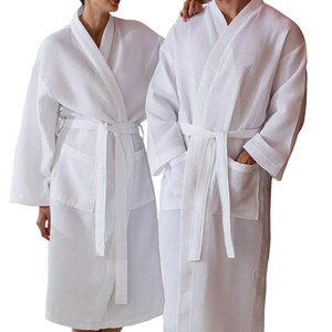 Peignoir de luxe élégant unisexe en polyester gaufré thermique sans plis, coupe longue, col châle, idéal pour la piscine et les loisirs - Product Image 5