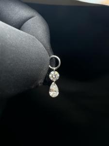 Boucles d'oreilles pendantes double diamant avec chaîne et design à anneau pour femme - Product Image 3