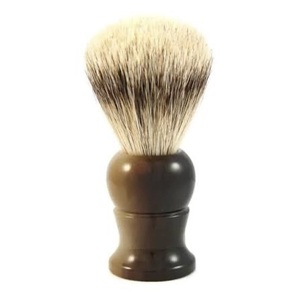 Brocha de Afeitar Redonda Hecha a Mano con Cuerno de Búfalo Ecológico de ILAHI con Mango de Cuerno y Pelo Natural, de Uttar Pradesh, para Personalización de Halloween - Product Image 1