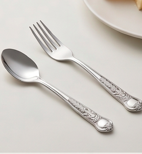 Ensemble de couverts élégants en acier inoxydable argenté avec manche vert élégant pour la salle à manger, la cuisine, les mariages et les restaurants - Product Image 3
