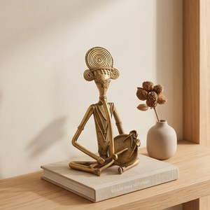 Sculpture de Musicien Batteur Tribal Traditionnel en Laiton, Figurine d'Art Populaire 3D Moulée pour Décoration Intérieure et Cadeau - Product Image 4