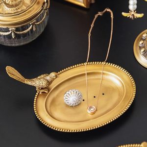 Plateau de présentation de bijoux élégant et contemporain pour la décoration intérieure - Product Image 2