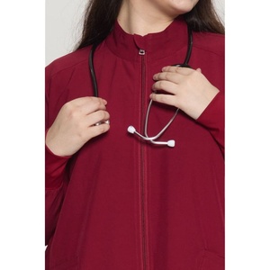 Blouse médicale pour femme, entièrement zippée, rouge, coton et polyester, uniforme d'hôpital avec stéthoscope - Product Image 3