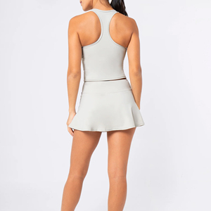 ชุดยูนิฟอร์มเทนนิส OEM ระบายอากาศได้ดี เสื้อเทนนิสน้ำหนักเบา พร้อมกระโปรงกางเกงขาสั้น ชุดกีฬาสำหรับมืออาชีพ - Product Image 2