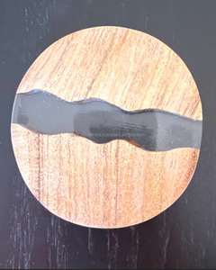 Dessous de verre en résine et bois de noyer personnalisables de la meilleure qualité, carrés et ronds, tapis en résine époxy, napperons de table pour les fêtes - Product Image 1