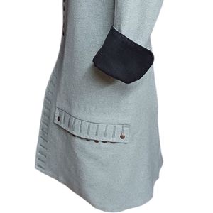 Reproduction d'un frock-coat pour homme du XVIIIe siècle, souvent utilisé pour les reconstitutions historiques. - Product Image 3