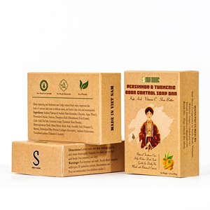 Jabón orgánico blanqueador de cúrcuma y caqui Para manchas oscuras, acné y tono de piel desigual - Product Image 5