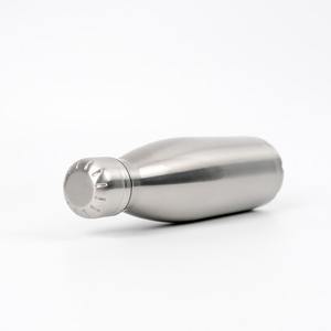 Bouteille d'eau en acier inoxydable de qualité supérieure avec un design à double paroi isolé pour les boissons chaudes et froides, hydratation toute la journée - Product Image 2