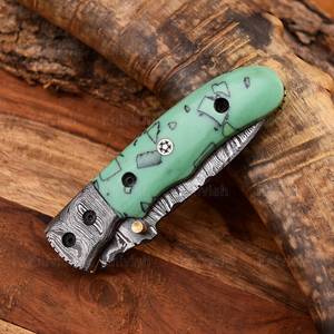 Navaja Plegable Multiusos SHARP POINT TRADES, Acero, Mango de Madera, Apertura con Perilla, Grosor de Hoja de 0.5mm, Garantía de 3 Años - Product Image 1