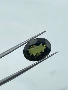 Turmalina verde de corte ovalado, piedra suelta facetada natural de 5.00 quilates para la fabricación de joyas - Product Image 4