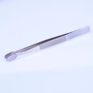 Pinzas Oftálmicas de Acero Inoxidable Ametrine Surgical AS-786 de 10 cm con Plataforma Dentada, Instrumento Manual para Cirugía de Doble Párpado - Product Image 4