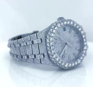 Reloj de Pulsera de Cuarzo Avanzado para Hombre con Detalle de Diamante Moissanite, Diseño de Alto Rendimiento para Uso Diario - Product Image 1