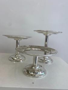 ขาตั้งเค้กโลหะเคลือบเงินคลาสสิก พร้อมกระจกเงา เหมาะสำหรับตกแต่งบ้าน งานอีเว้นท์ และเป็นของขวัญพรีเมียมจากอินเดีย - Product Image 2