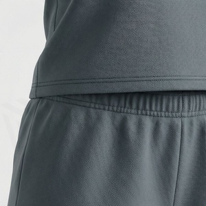 ชุดกางเกงขาสั้นถักนิตติ้ง 2 ชิ้นสำหรับผู้หญิง เสื้อยืดคอกลมแขนสั้นพิมพ์ลายหัวใจ ระบายอากาศได้ดี สวมใส่สบายๆ ในฤดูใบไม้ผลิและฤดูร้อน - Product Image 5
