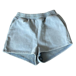 กางเกงขาสั้นเอวสูงทรงฮิตขายส่งสำหรับฤดูร้อน หลายสี ล้างสีแบบแอซิดวอช สำหรับผู้หญิง - Product Image 1