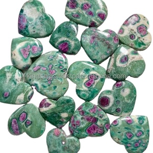 Pierre de guérison en cristal de fuchsite rubis naturel, mini cœur sculpté, poli - Product Image 2