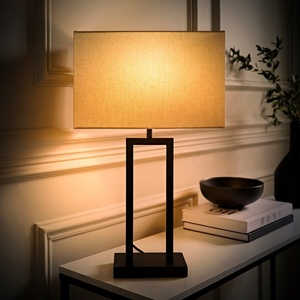 Lámpara de Mesa Metálica Monarch Frame con Pantalla Rectangular de Lino, Base Geométrica Abierta, Acabado Duradero, Iluminación Ambiental Cálida - Product Image 4