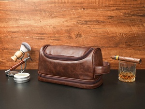 Kit de Rasage Professionnel pour Hommes avec Brosse à Barbe en Poils Synthétiques, Léger, en Cuir, Très Vendu - Product Image 4