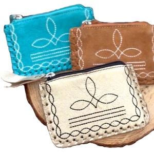 Cartera Unisex de Cuero Genuino Estilo Bohemio 2025 |   Elegante Tarjetero con Diseño de Costura de Botas |   Moderno, Compacto y Ecológico, Estilo Animal, Primavera Verano - Product Image 1