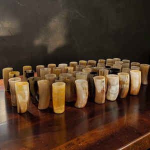 Coupe à boire artisanale en corne de bœuf de style viking, verre rustique brillant en corne, à prix abordable - Product Image 2